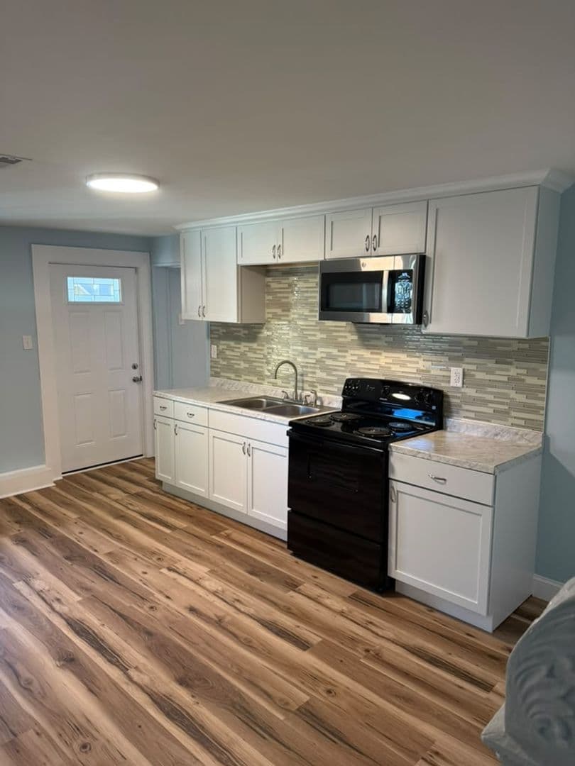 Olyphant Apartment: 305 Jackson Street
