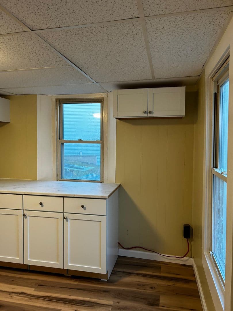 Carbondale Apartment: 92 Farview Street