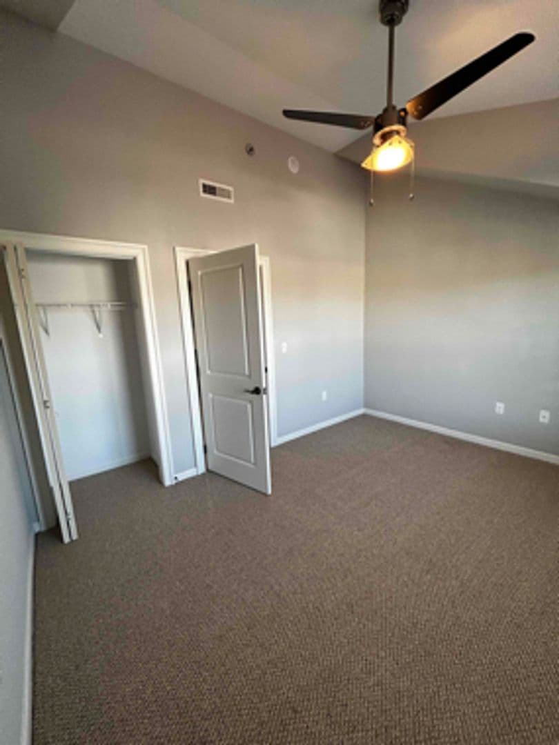 Scranton Apartment: 970 Ridge Avenue