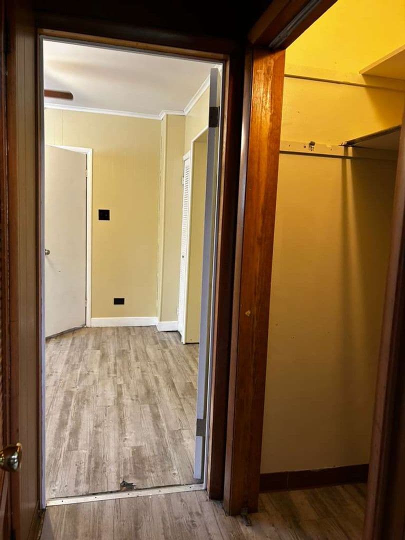 Carbondale Apartment: 41 Fallbrook Street