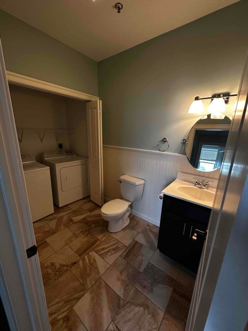 Scranton Apartment: 970 Ridge Avenue
