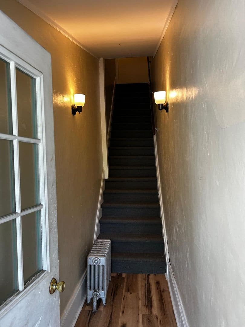 Vandling Apartment: 572-574 Main Street