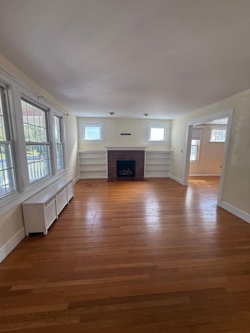 Dunmore House: 1420 College Avenue