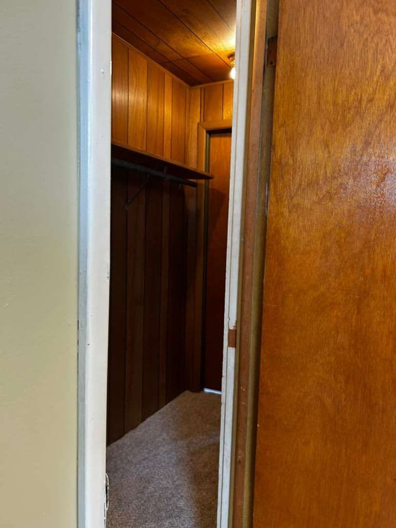 Carbondale Apartment: 41 Fallbrook Street