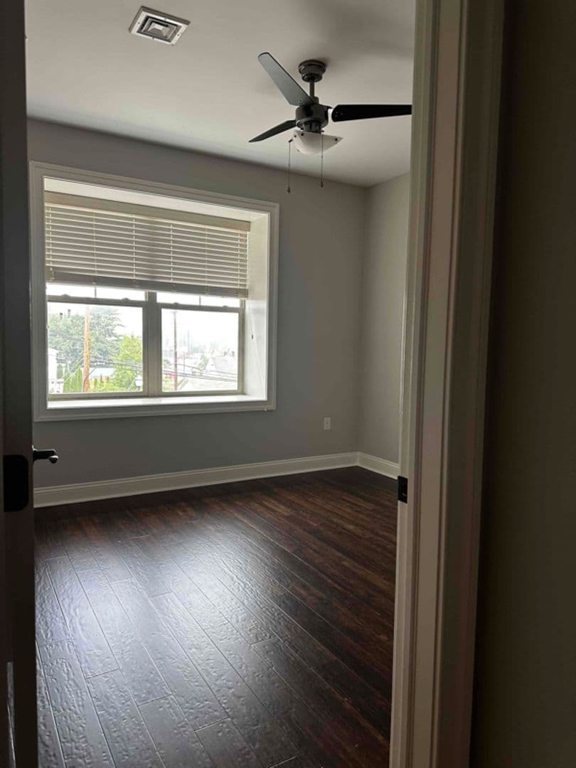 Scranton Apartment: 970 Ridge Avenue