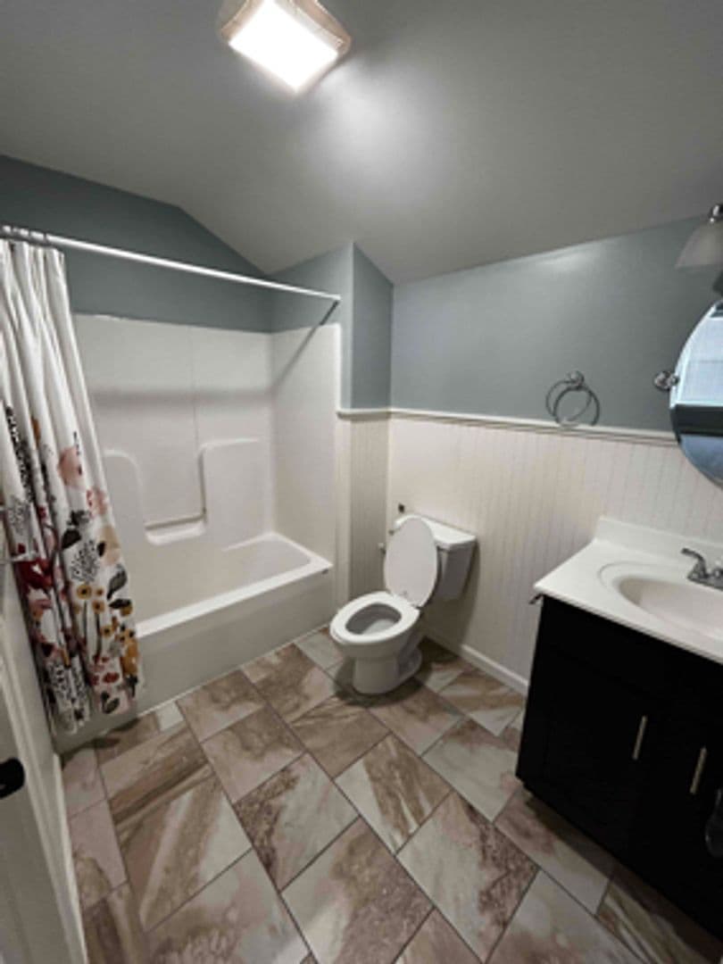 Scranton Apartment: 970 Ridge Avenue