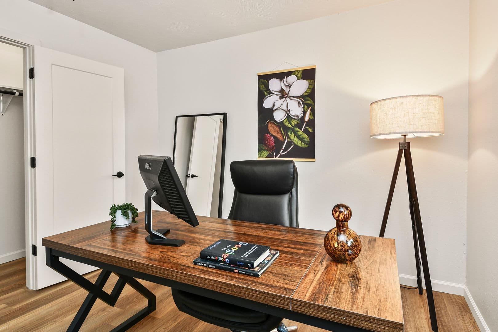 Springfield Apartment: 2035 S Florence Ave