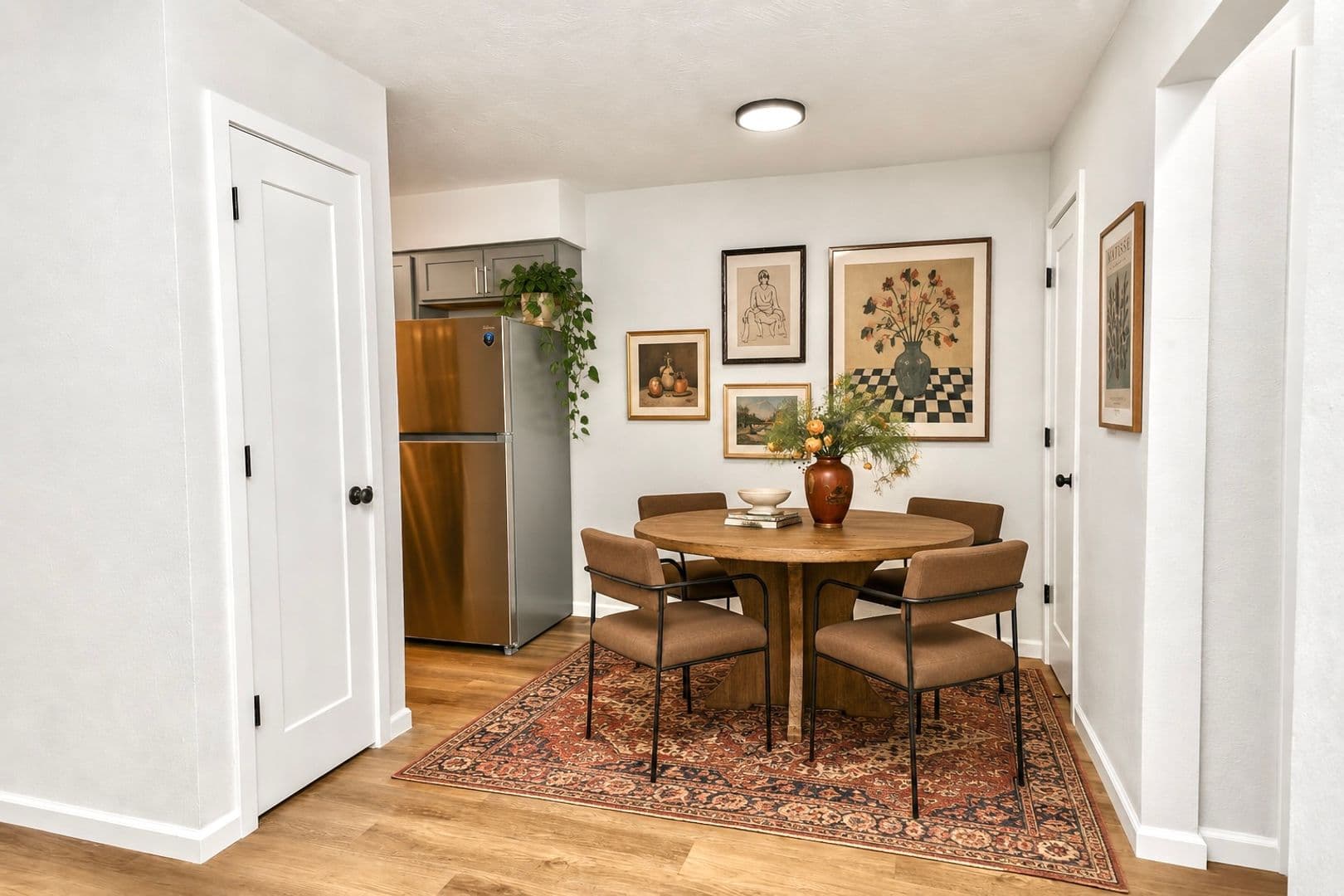 Springfield Apartment: 2035 S Florence Ave