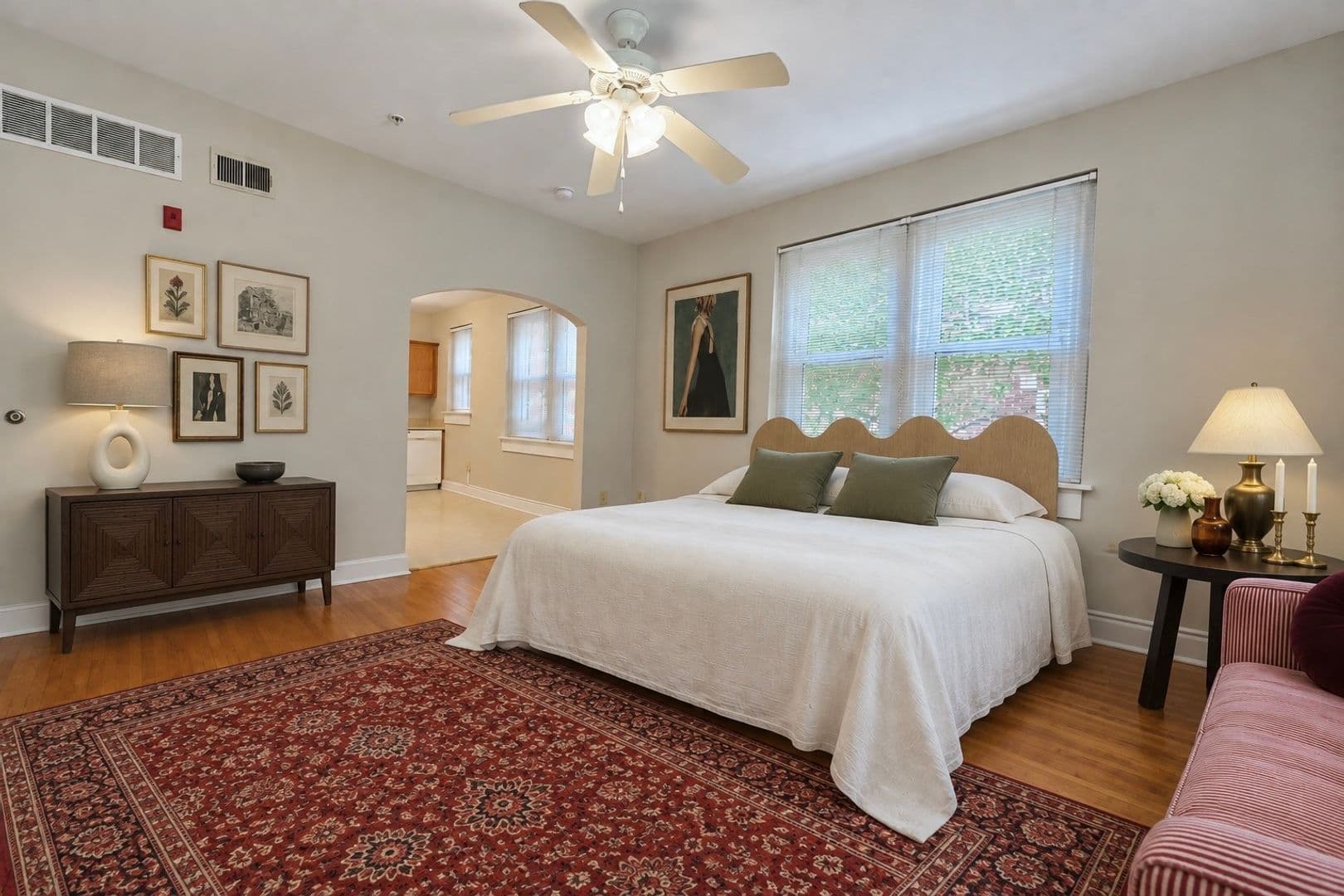 Springfield Apartment: 722 S Jefferson Ave