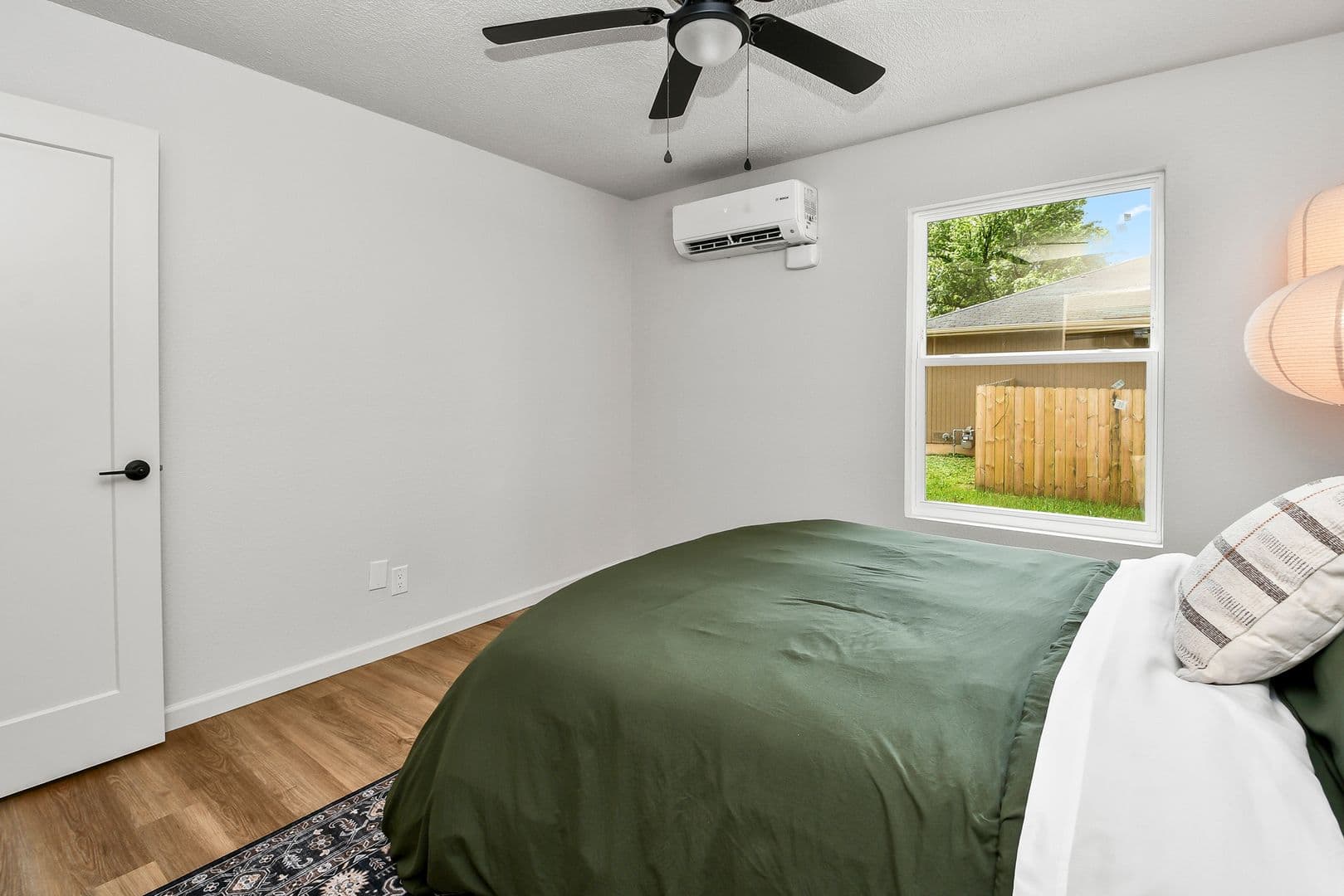 Springfield Apartment: 2035 S Florence Ave