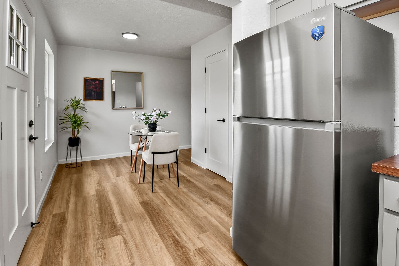 Springfield Apartment: 2035 S Florence Ave