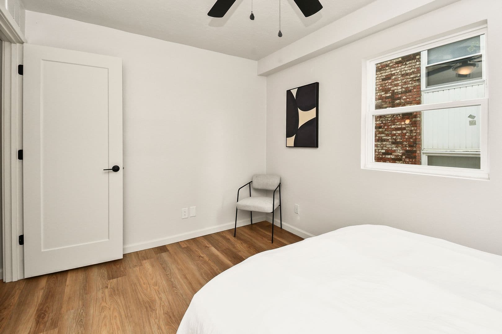 Springfield Apartment: 2035 S Florence Ave