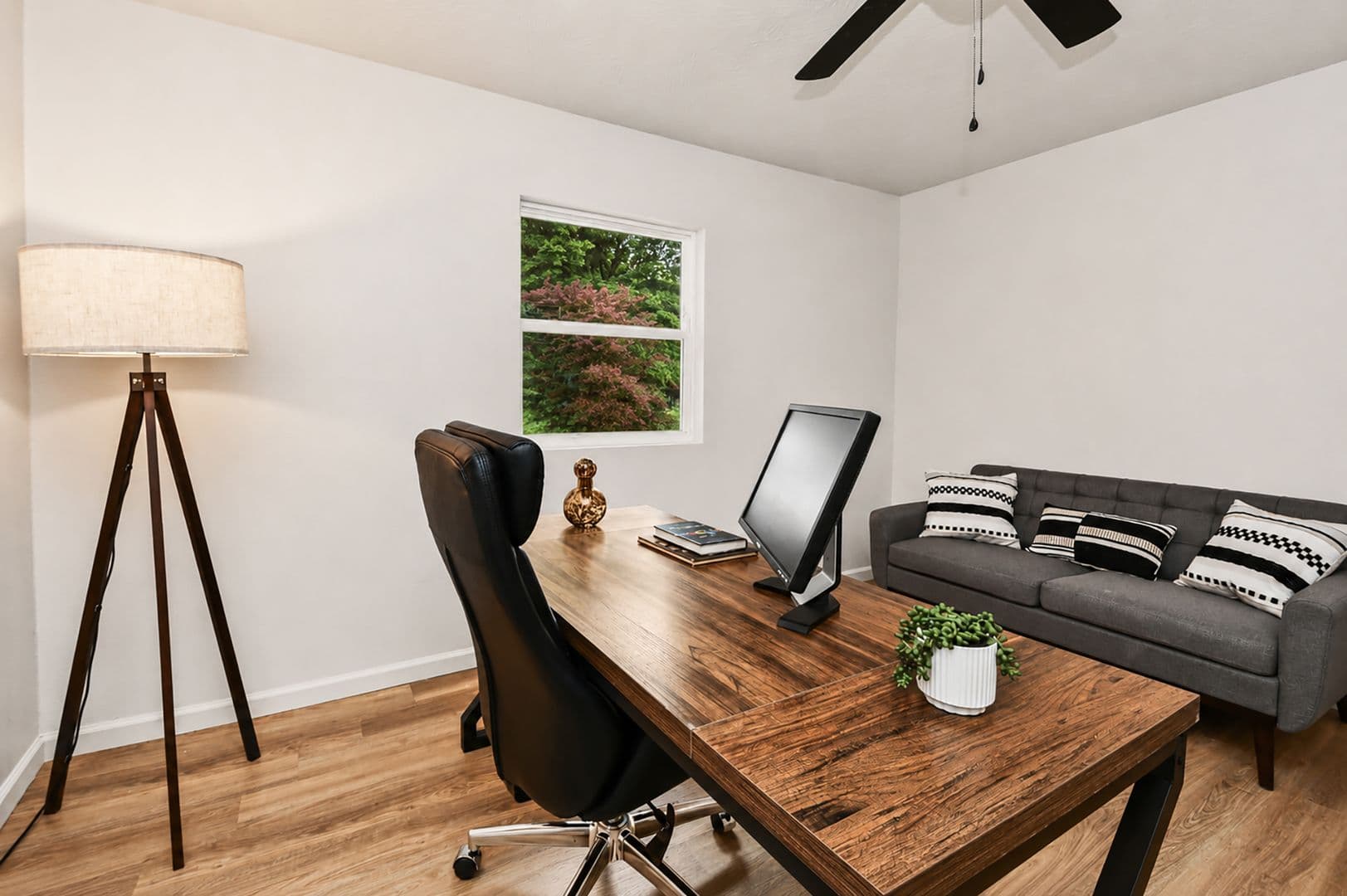 Springfield Apartment: 2035 S Florence Ave