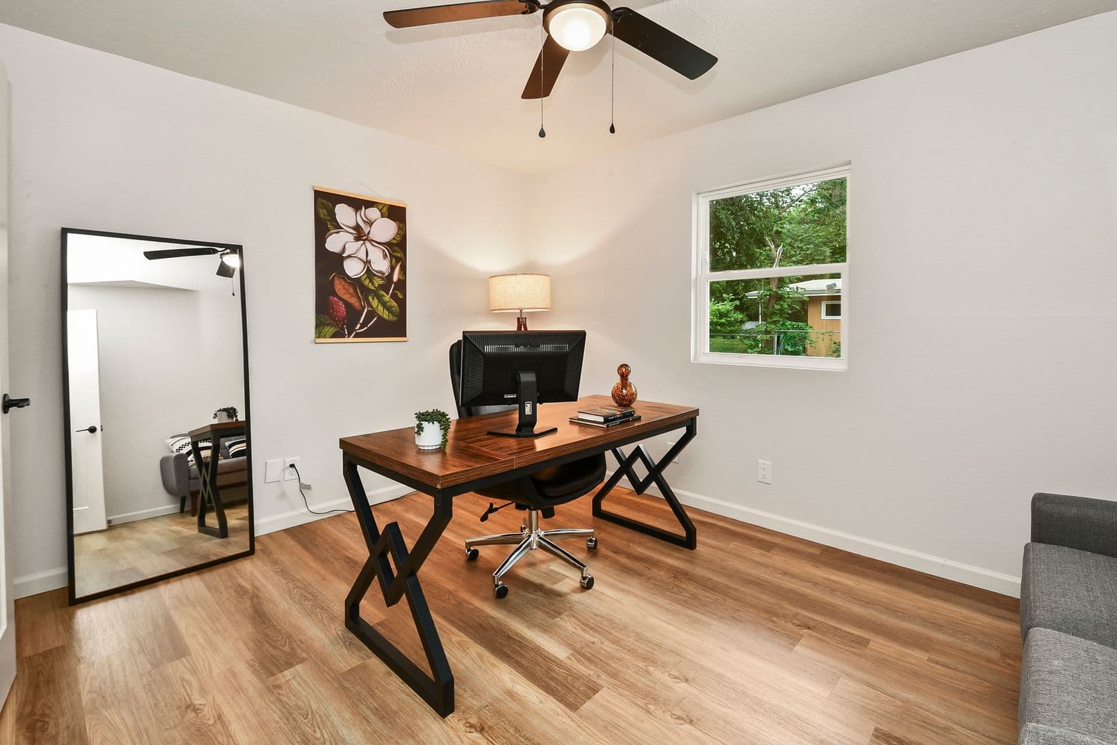 Springfield Apartment: 2035 S Florence Ave