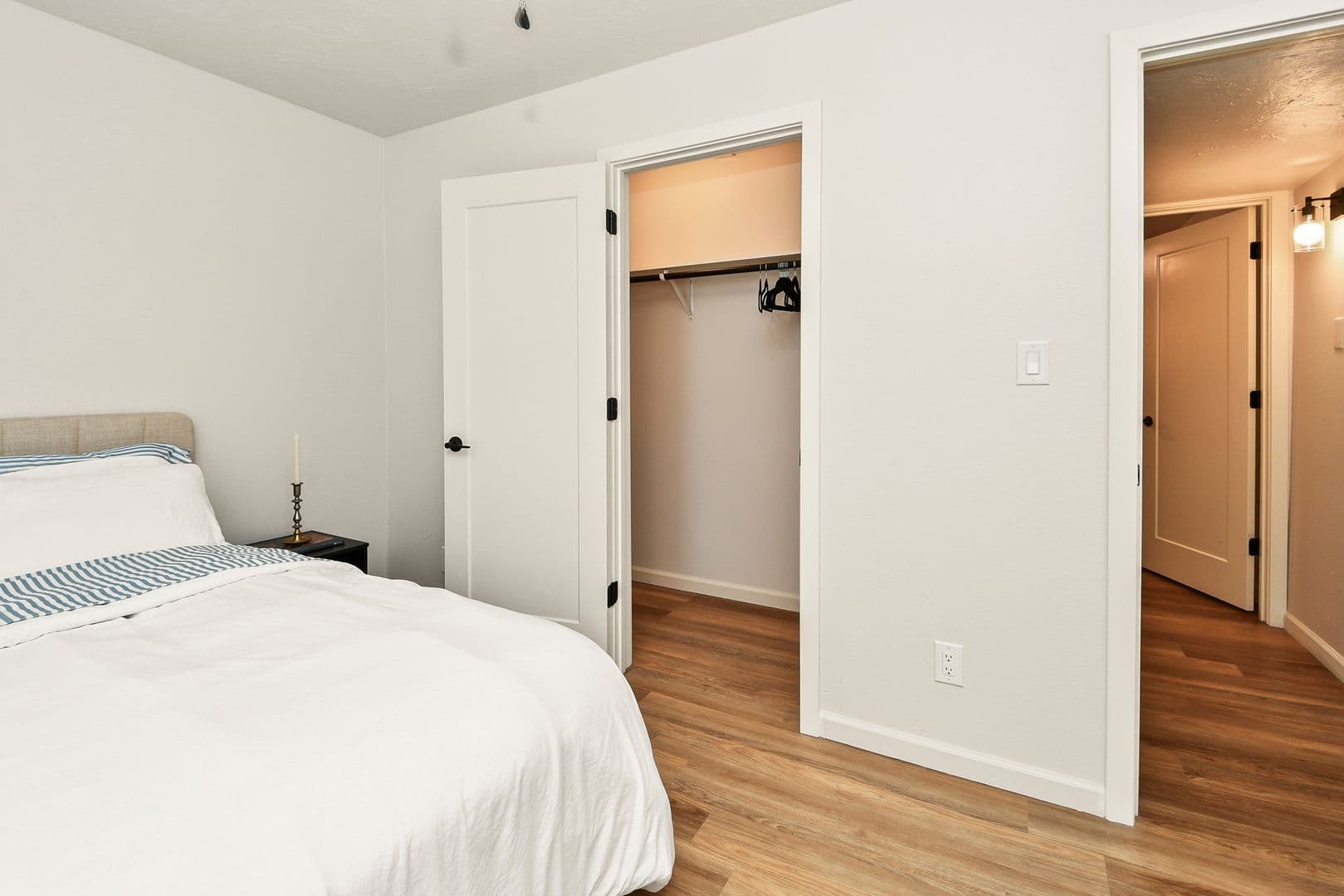 Springfield Apartment: 2035 S Florence Ave