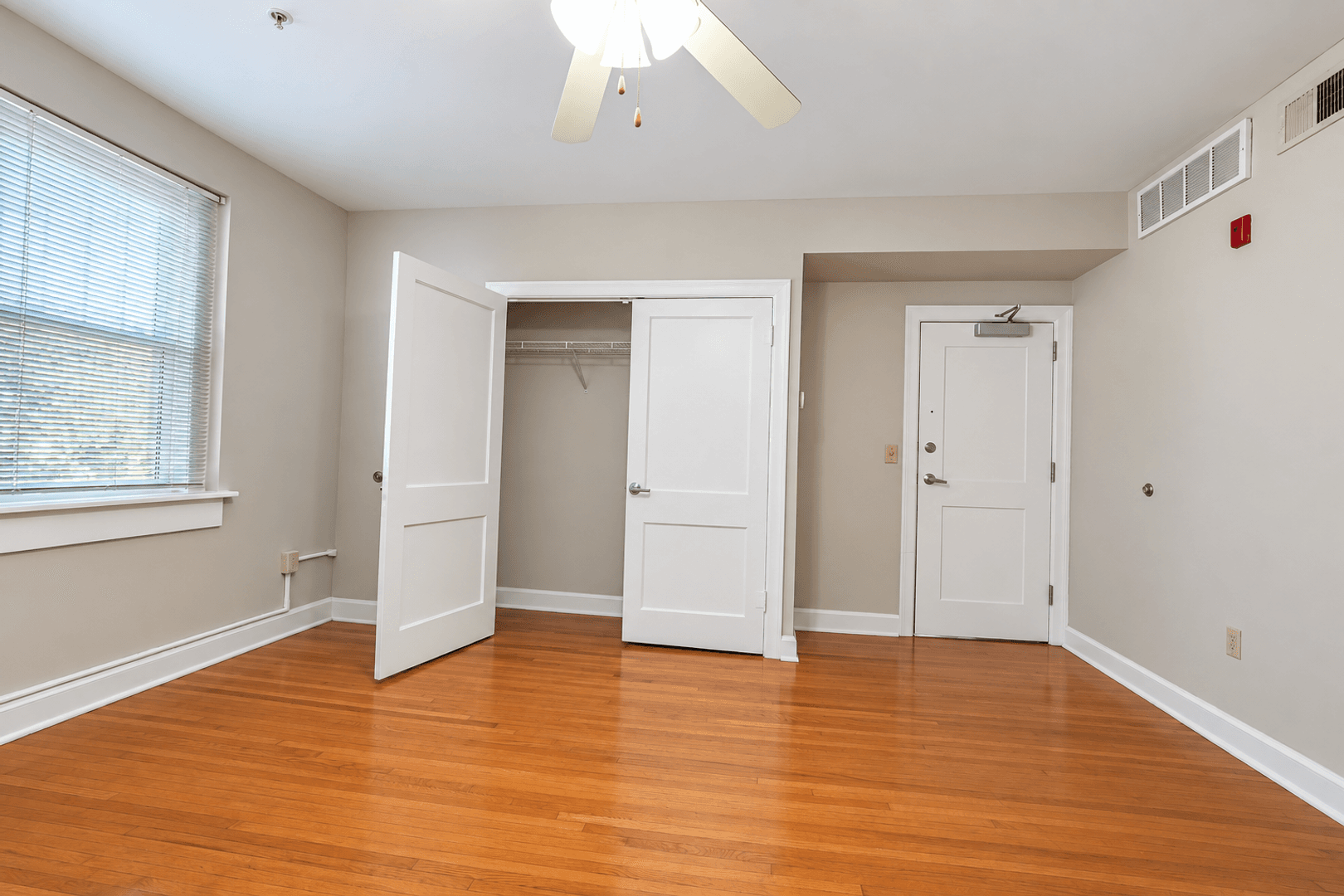 Springfield Apartment: 722 S Jefferson Ave