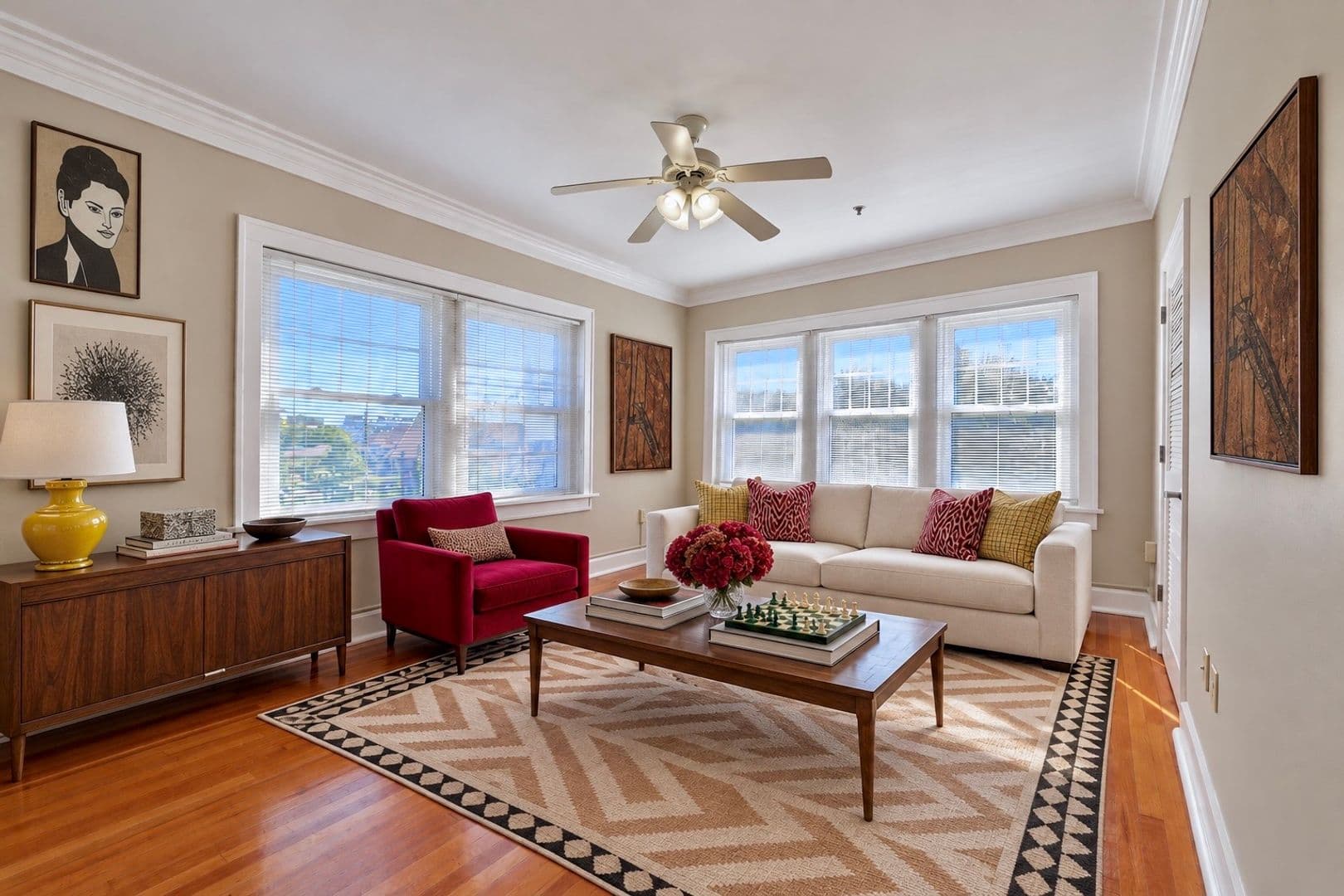 Springfield Apartment: 423 E Elm St