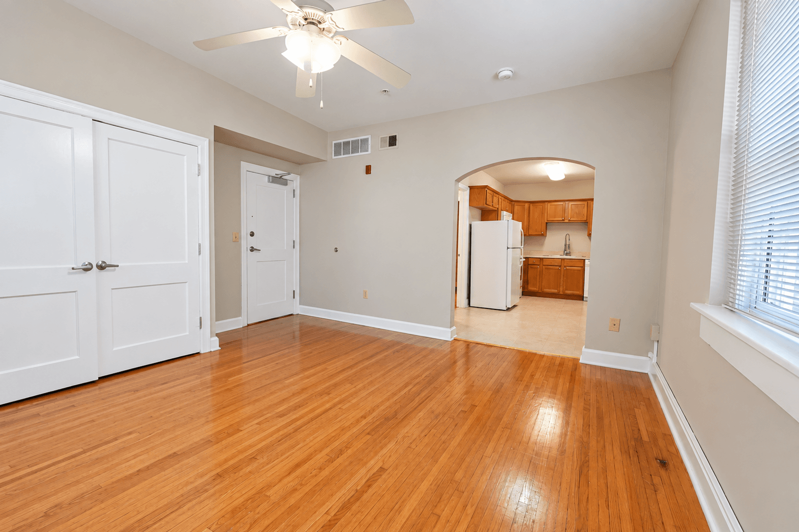 Springfield Apartment: 722 S Jefferson Ave