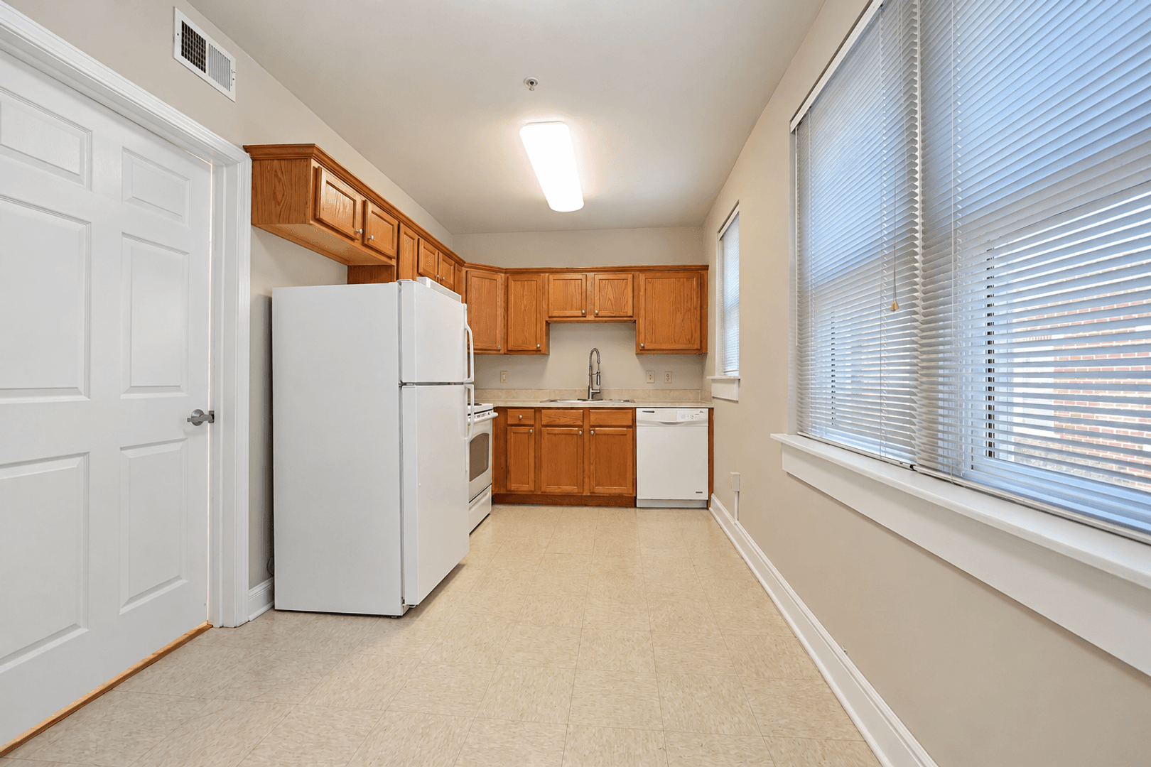 Springfield Apartment: 722 S Jefferson Ave