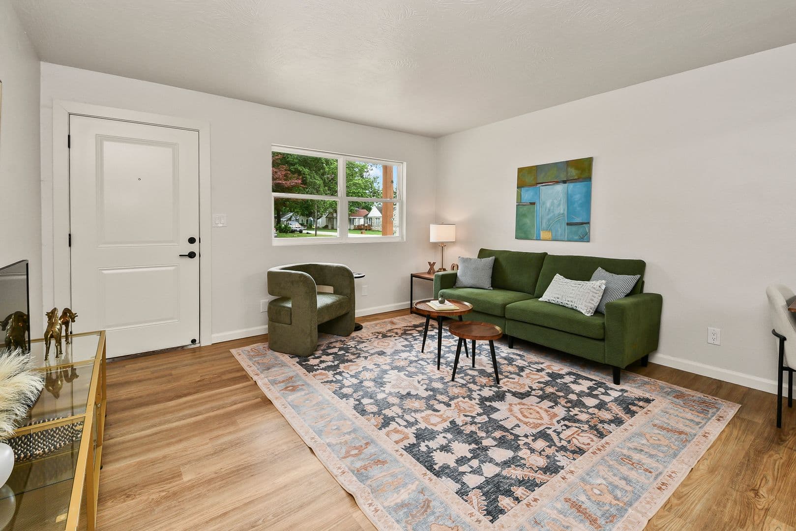 Springfield Apartment: 2035 S Florence Ave
