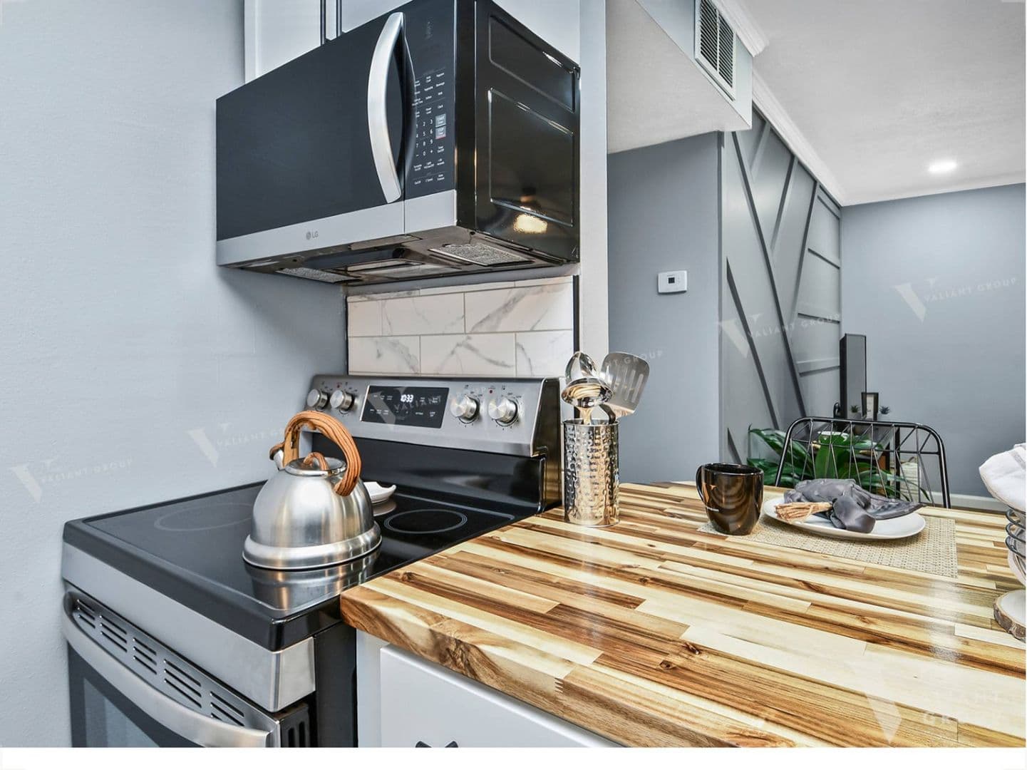 Springfield Apartment: 1435 E Elm St