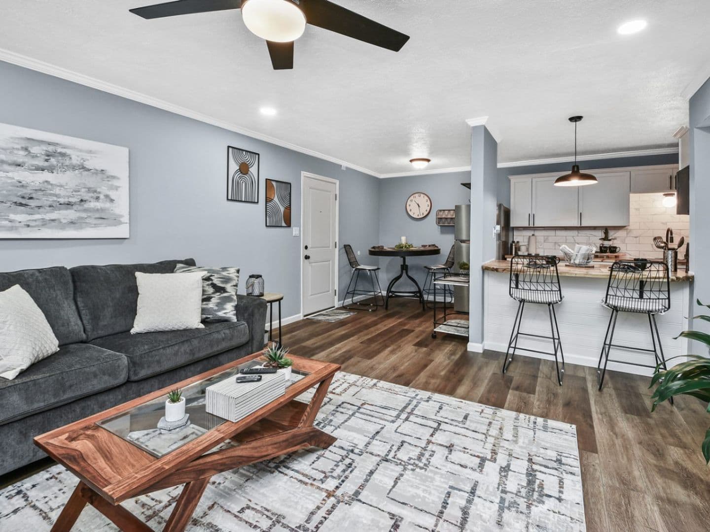 Springfield Apartment: 1435 E Elm St