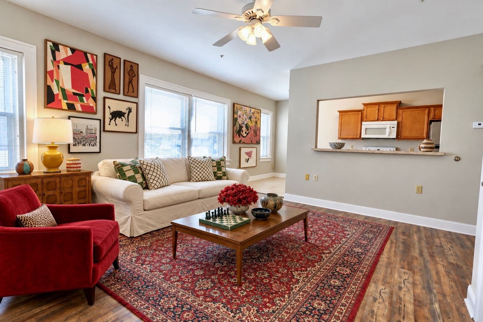 Springfield Apartment: 423 E Elm St