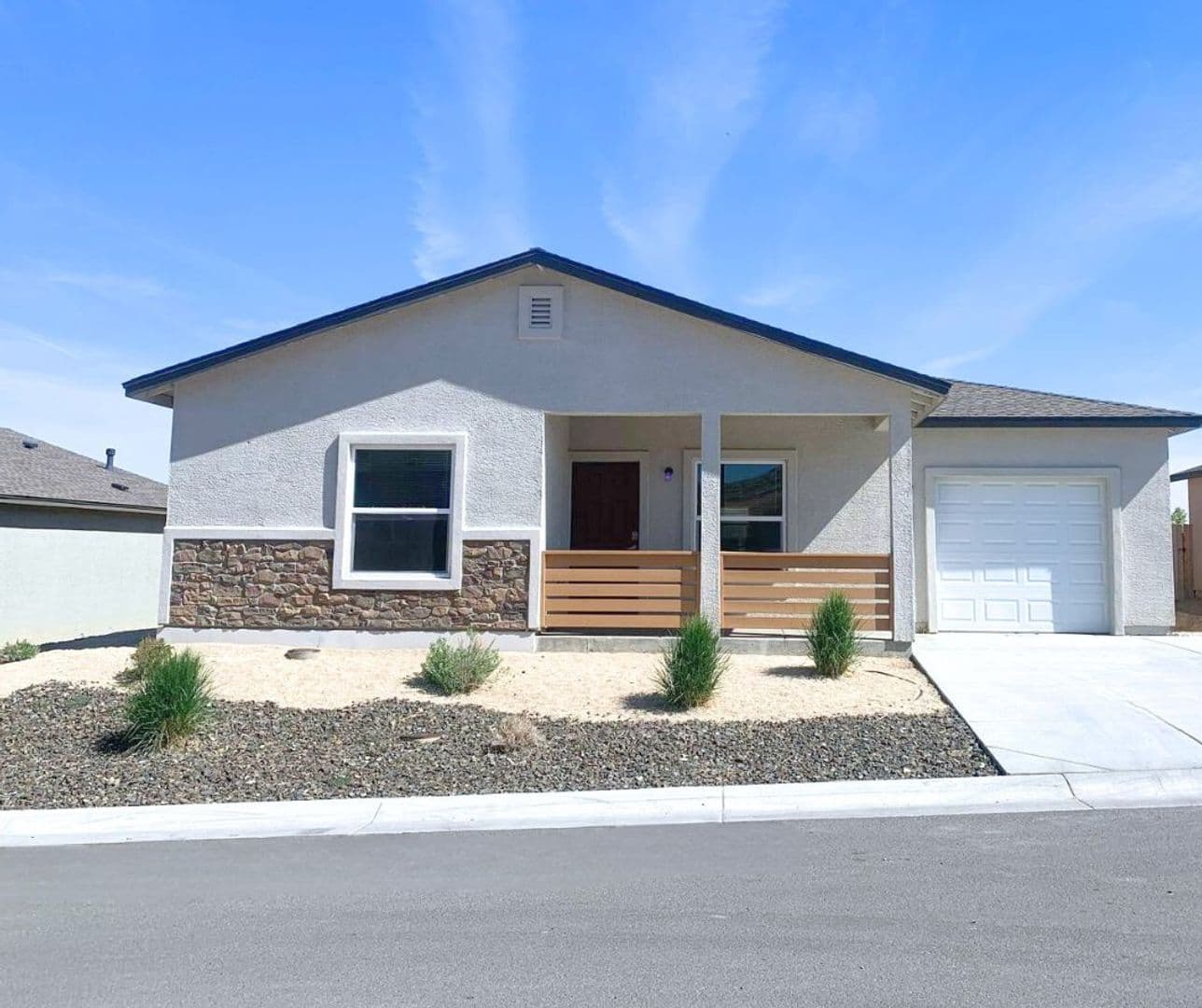 Sun Valley House: 5363 Crest Cove Ave