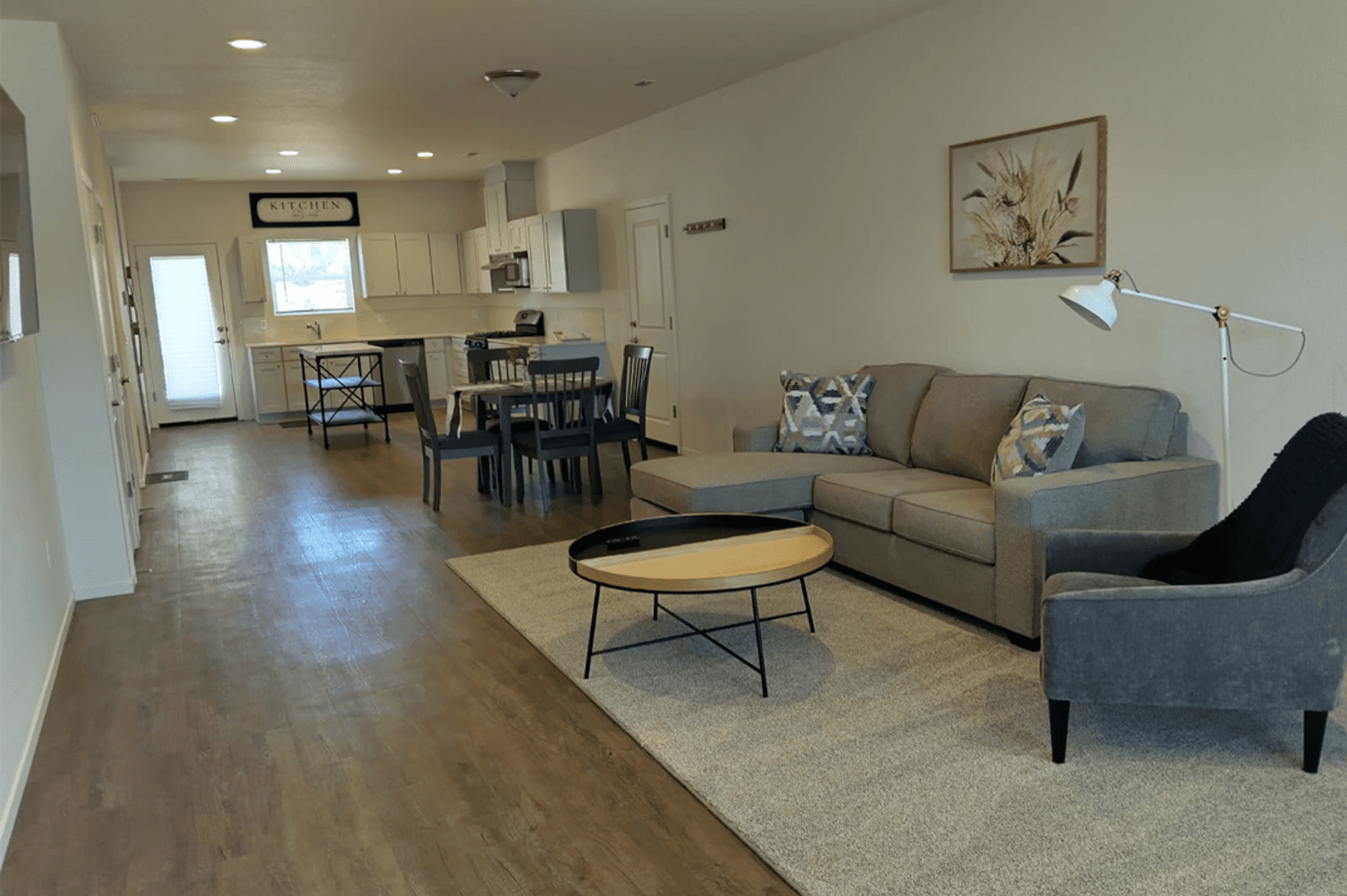 Sun Valley House: 5363 Crest Cove Ave