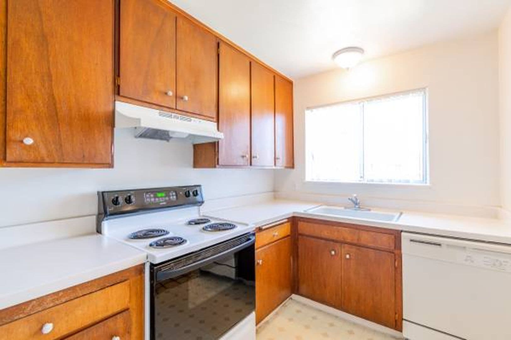 San Jose Apartment: 560-A Menker Ave.