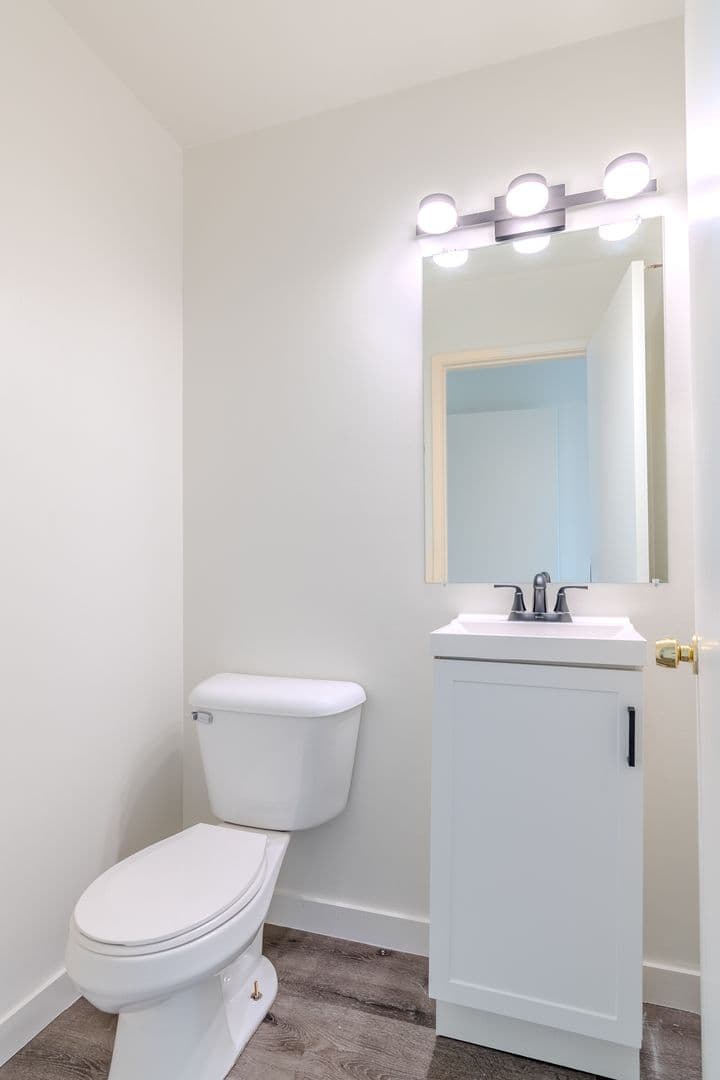 San Jose Apartment: 560-A Menker Ave.