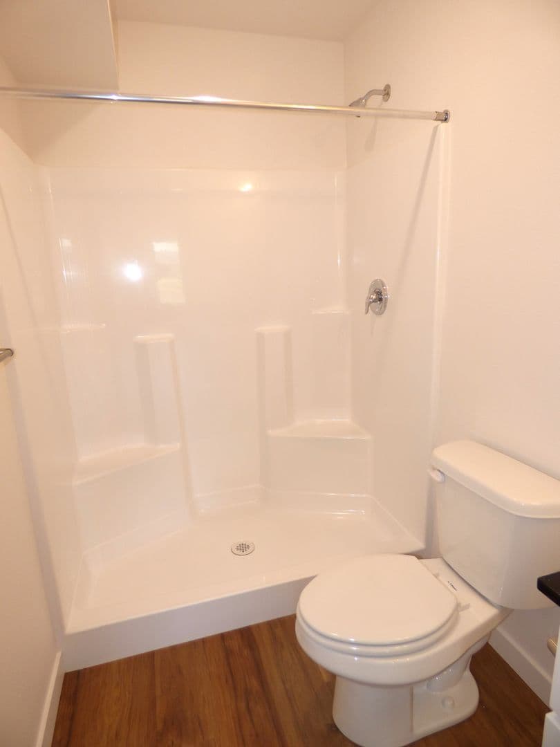 Lebanon Apartment: 50 Market St