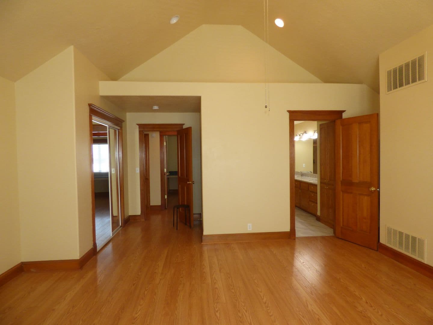 Salem House: 4465 Countryside Ct NE