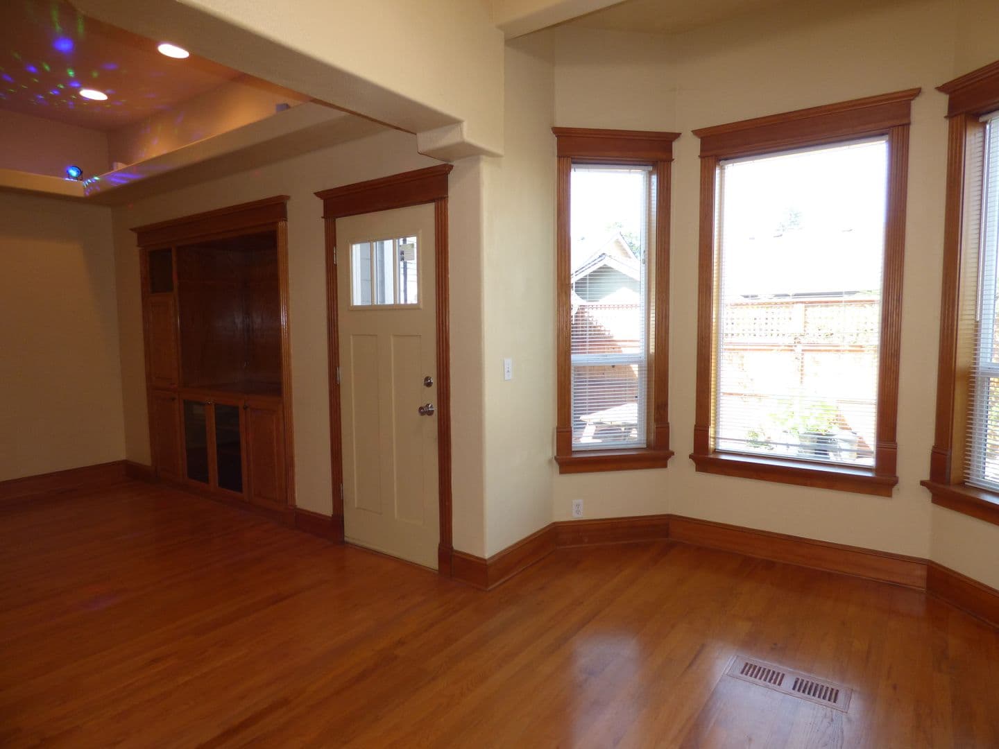 Salem House: 4465 Countryside Ct NE