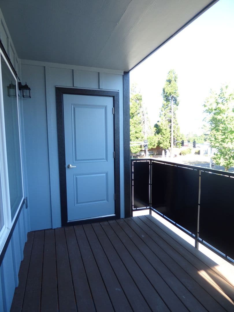 Lebanon Apartment: 50 Market St