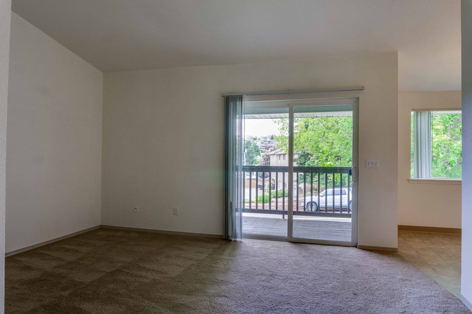 Salem Apartment: 2195 Maplewood Dr S
