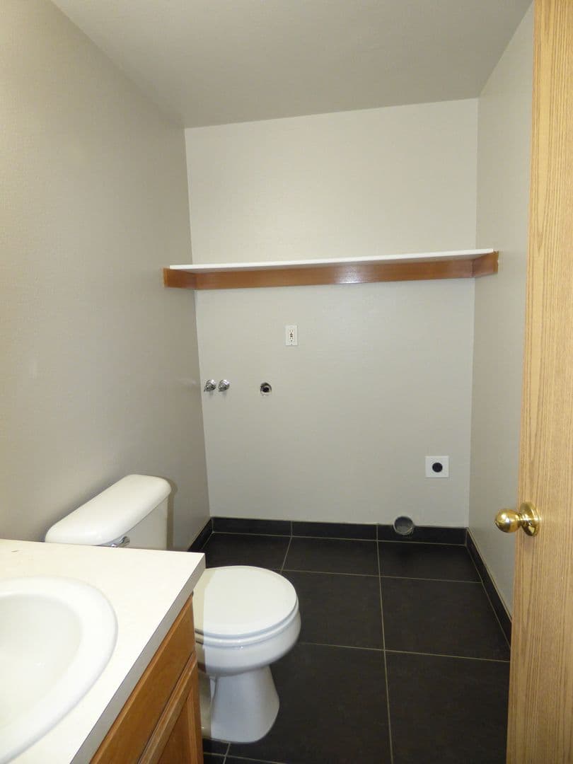 Amity Apartment: 102/104/106 Rice LN