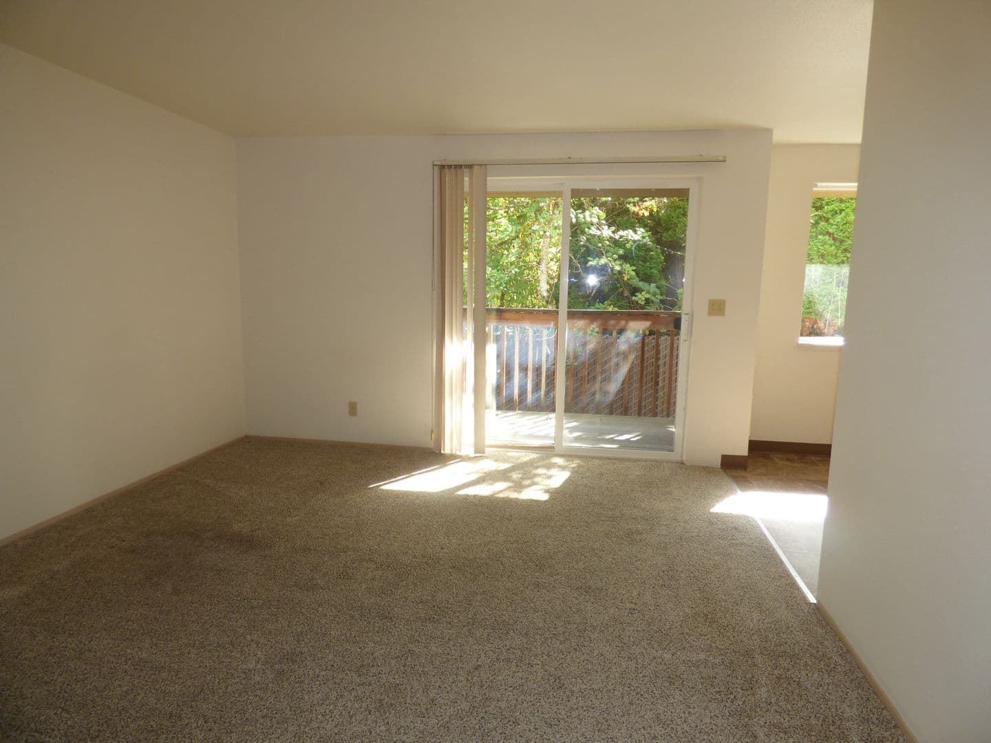 Salem Apartment: 3102 Bluff Ave SE #06