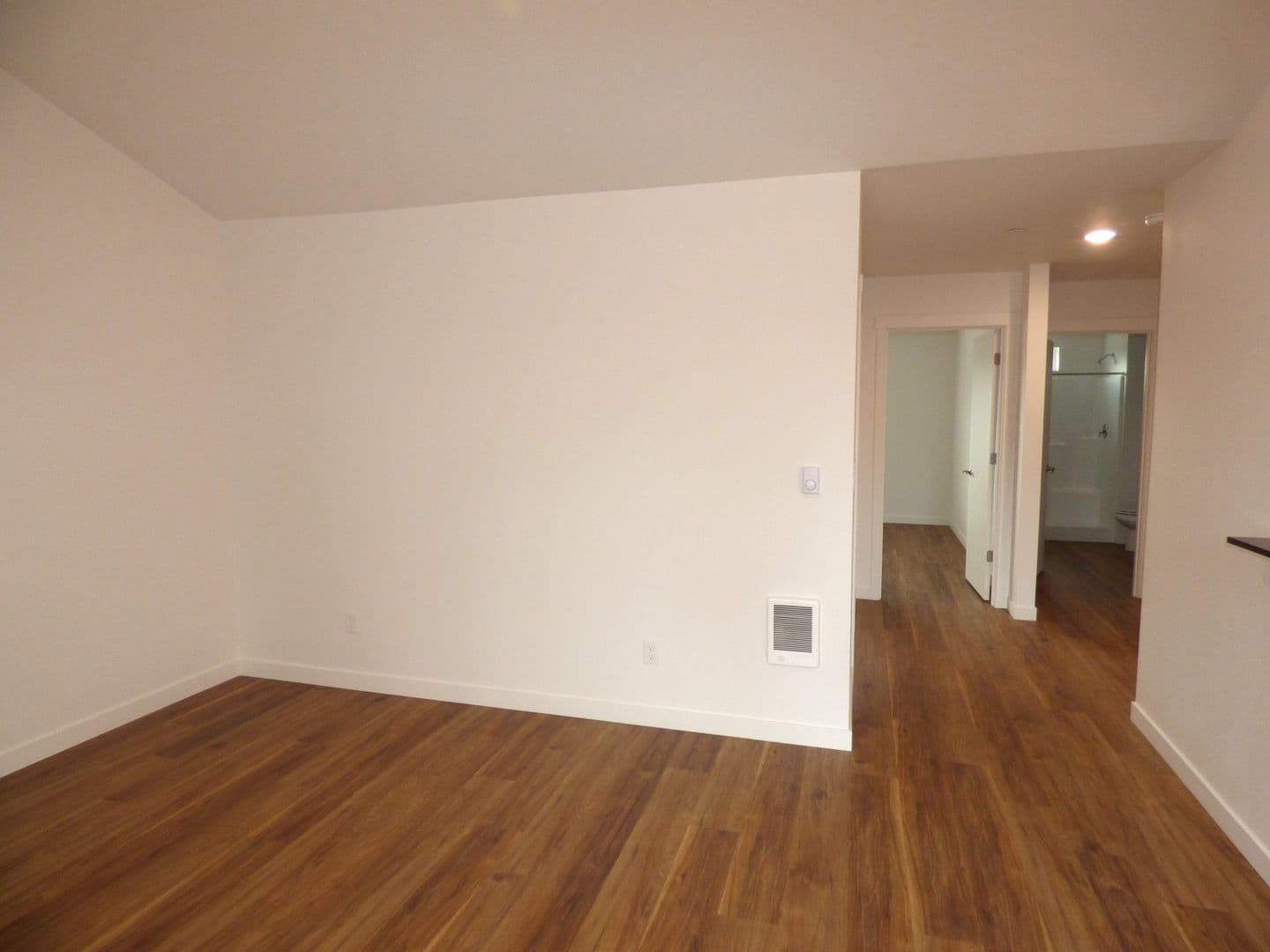 Lebanon Apartment: 50 Market St