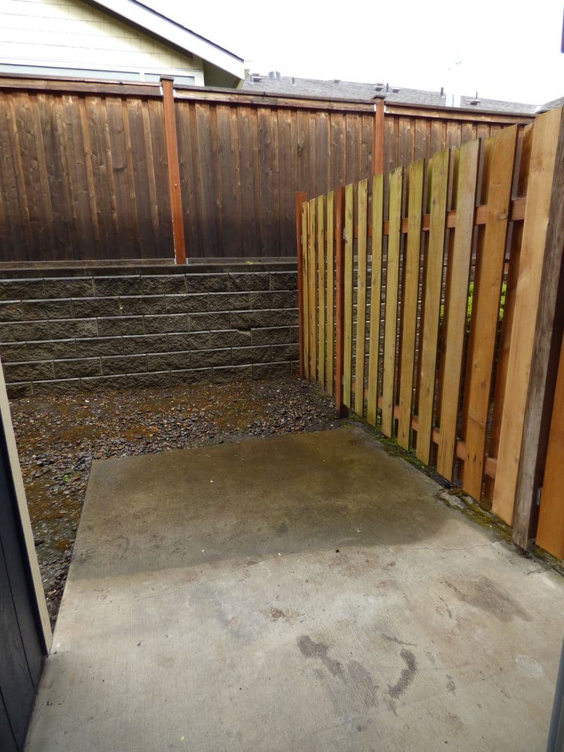 Salem Apartment: 228 Stoneway Dr NW #100