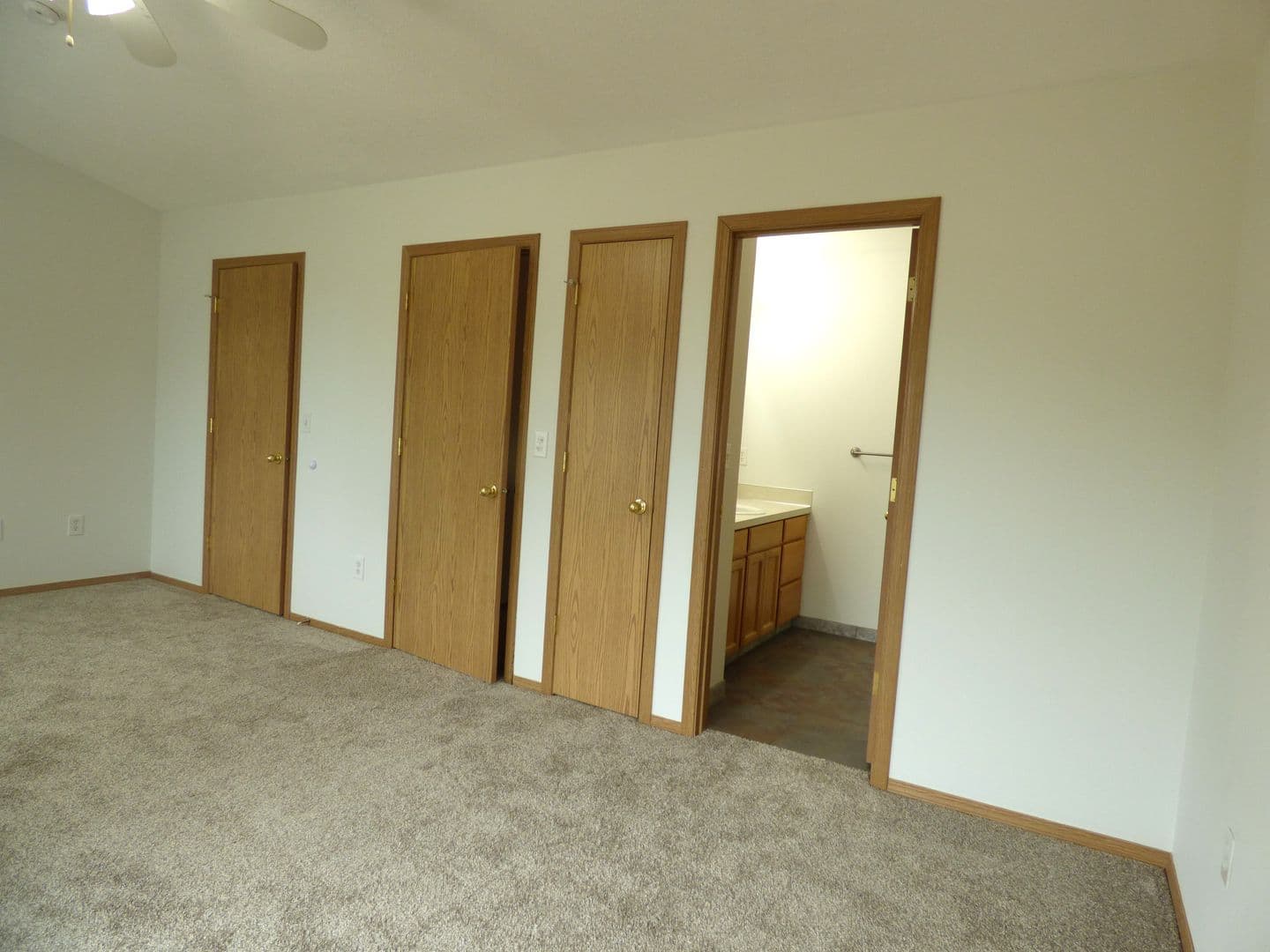 Amity Apartment: 102/104/106 Rice LN