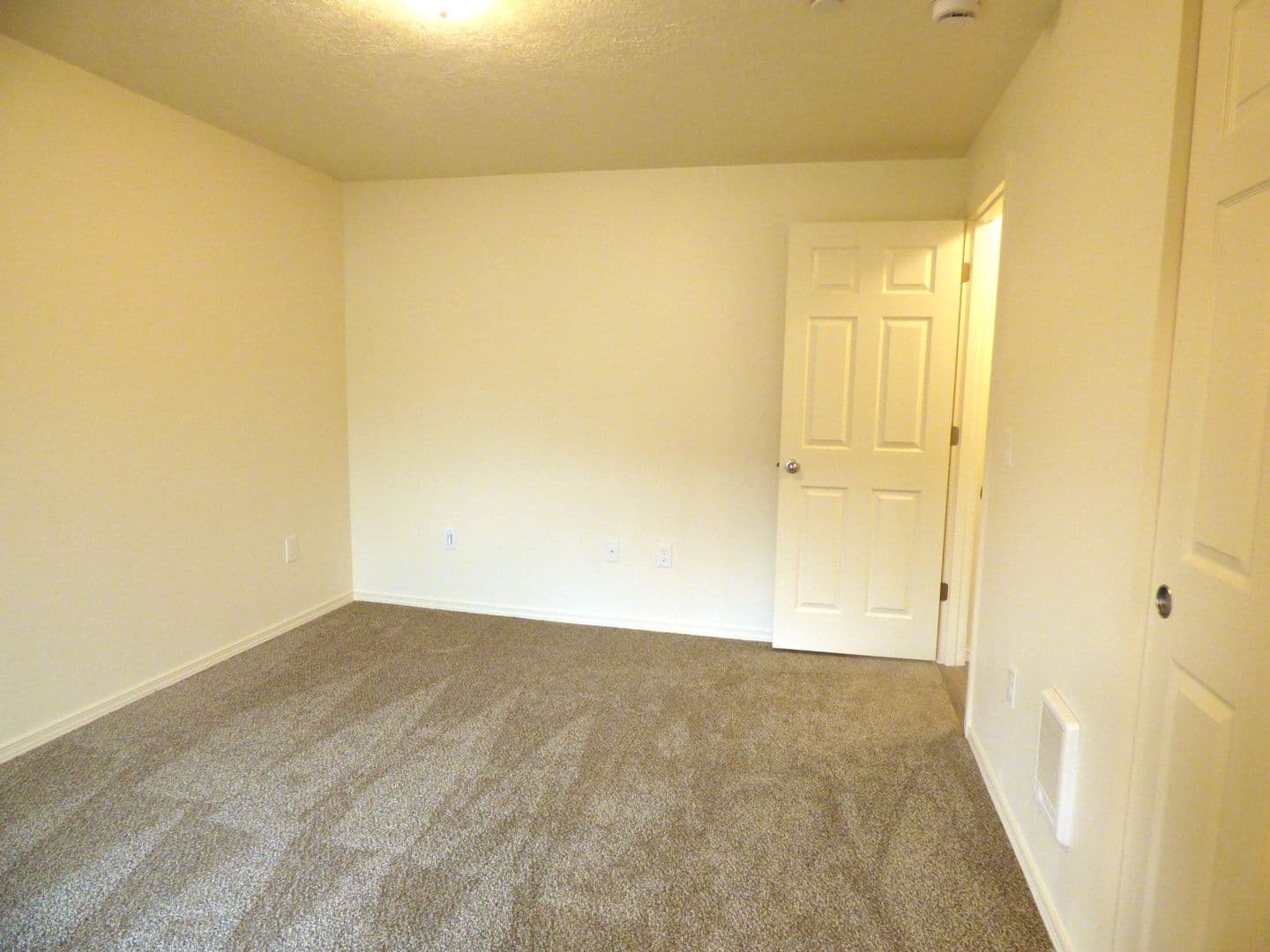 Salem Apartment: 228 Stoneway Dr NW #200