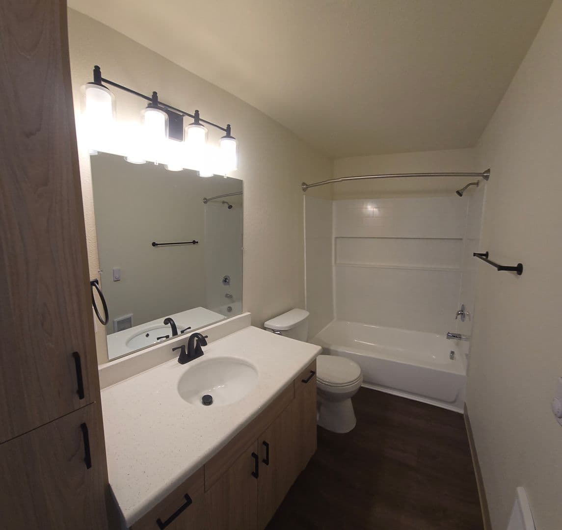 Salem Apartment: 3684 Fisher Rd NE