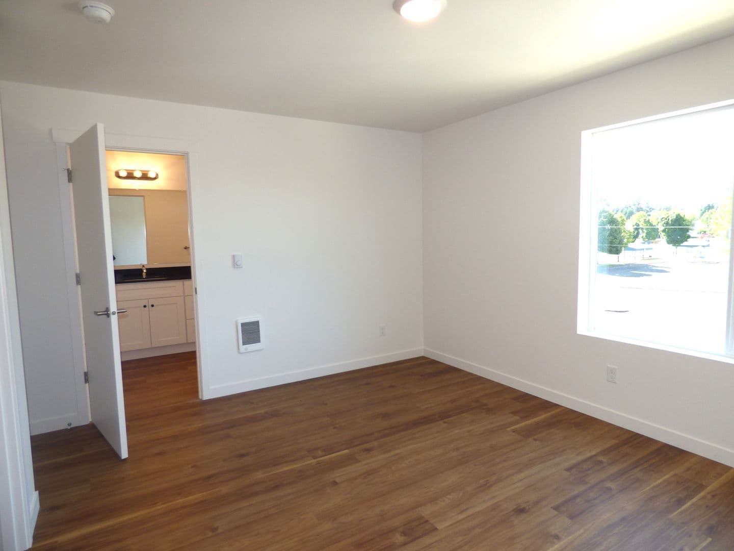 Lebanon Apartment: 50 Market St