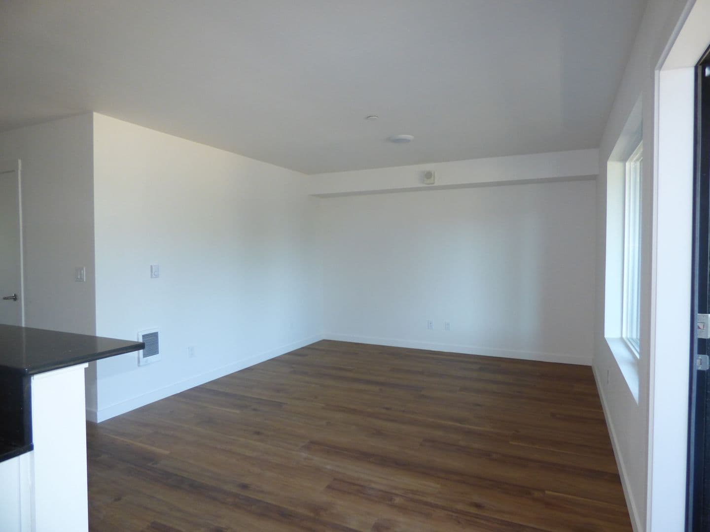 Lebanon Apartment: 50 Market St