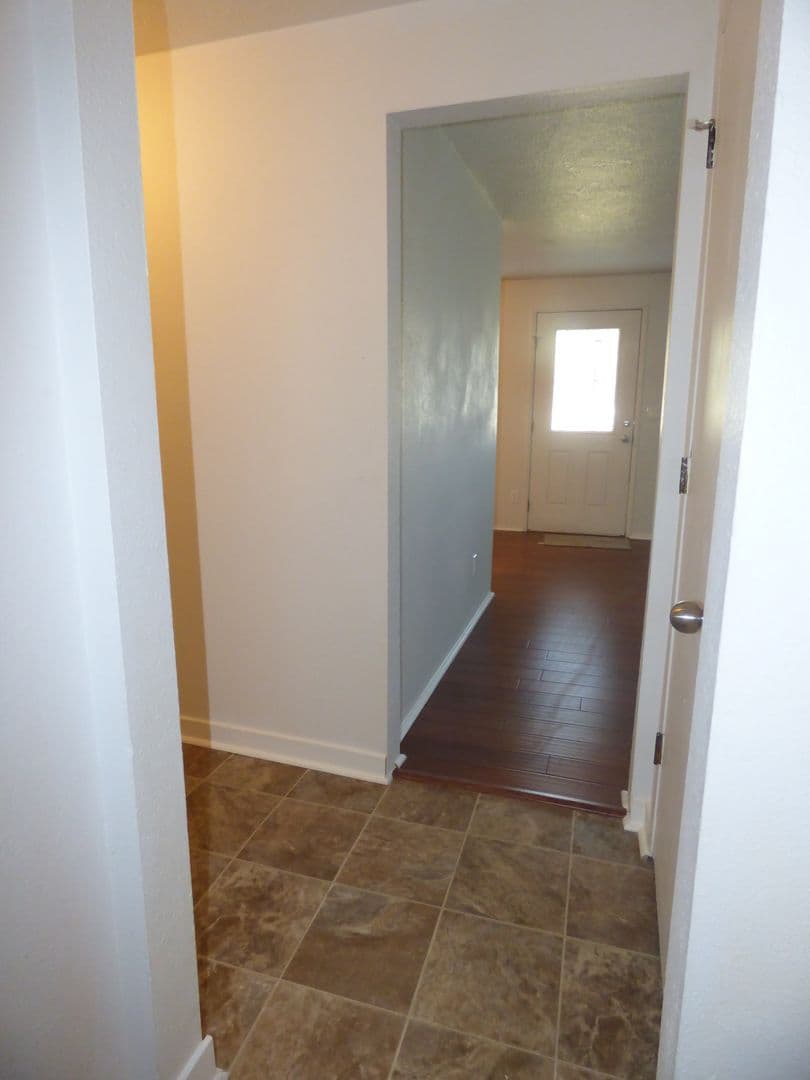 Salem Apartment: 805-875 Gerth Ave NW