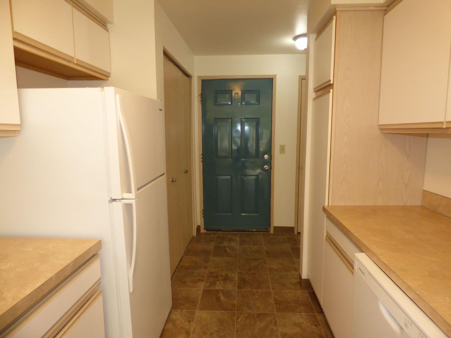 Salem Apartment: 3102 Bluff Ave SE #06