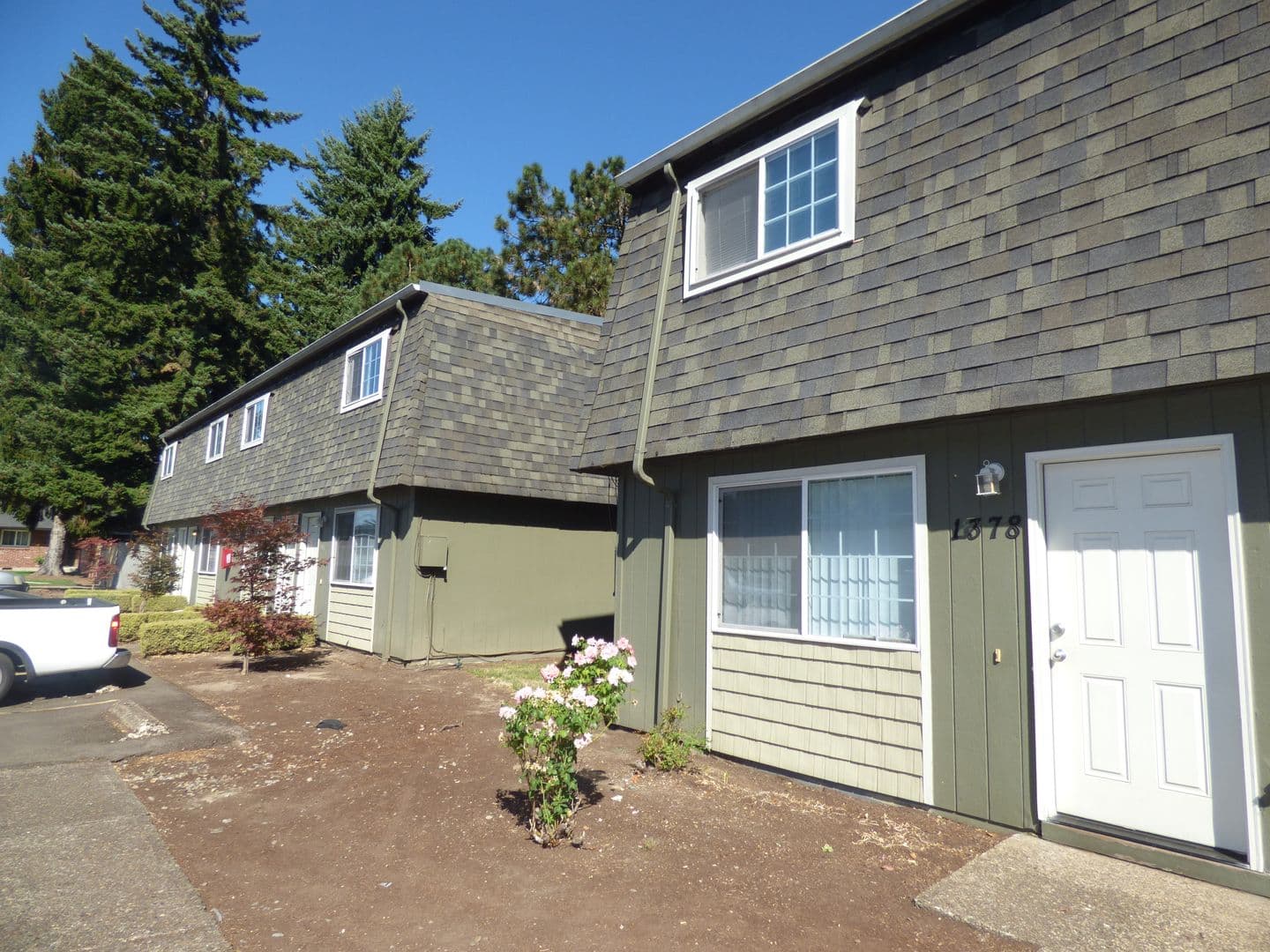 Salem Apartment: 1338-1398 39th Ave NE