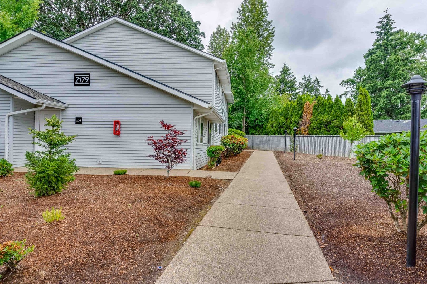 Salem Apartment: 2195 Maplewood Dr S