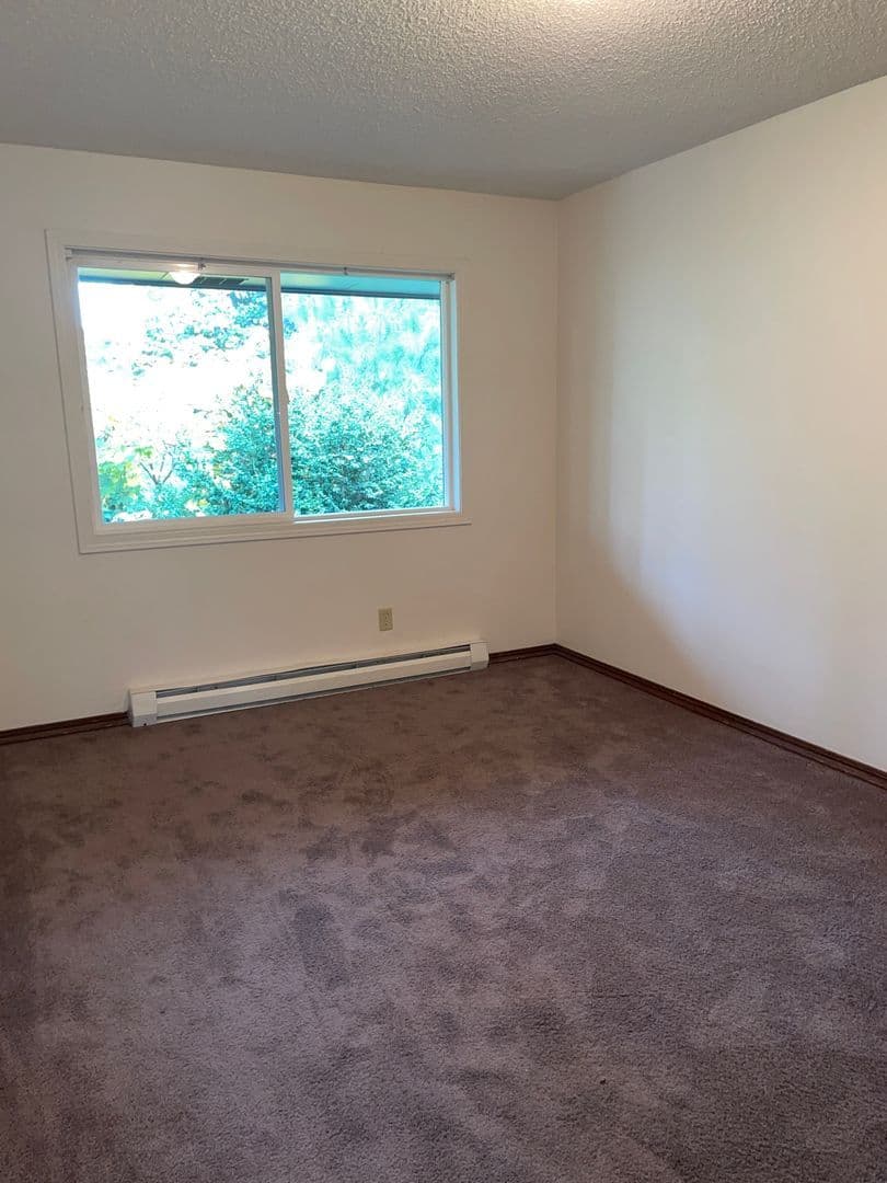 Salem Apartment: 2131 Center St NE